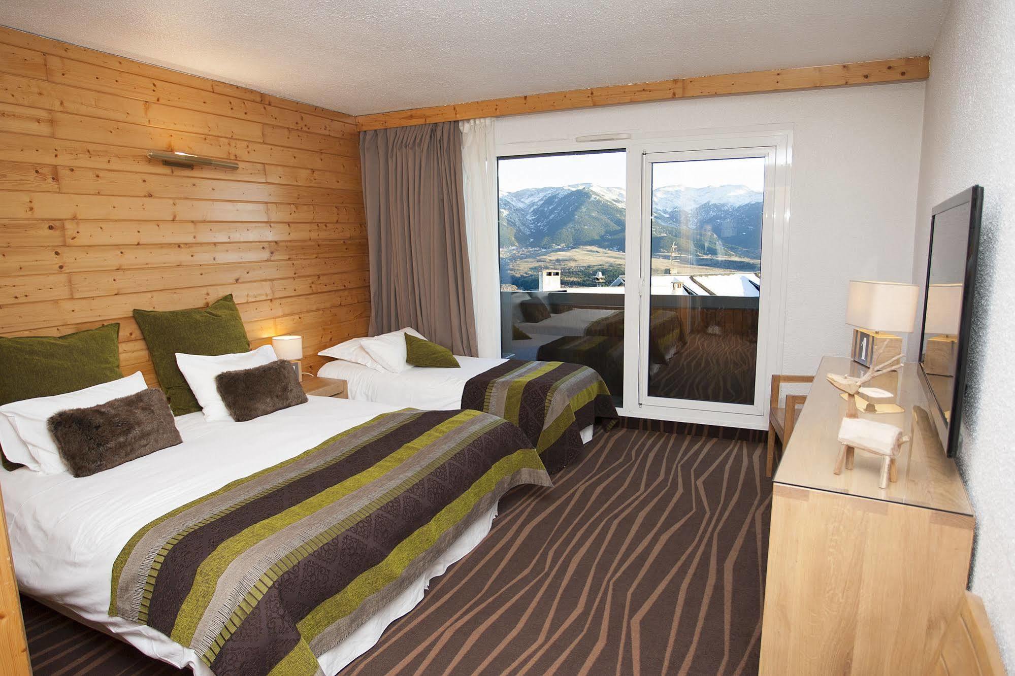 Hotel Le Grand Tetras Font-Romeu-Odeillo-Via Ngoại thất bức ảnh