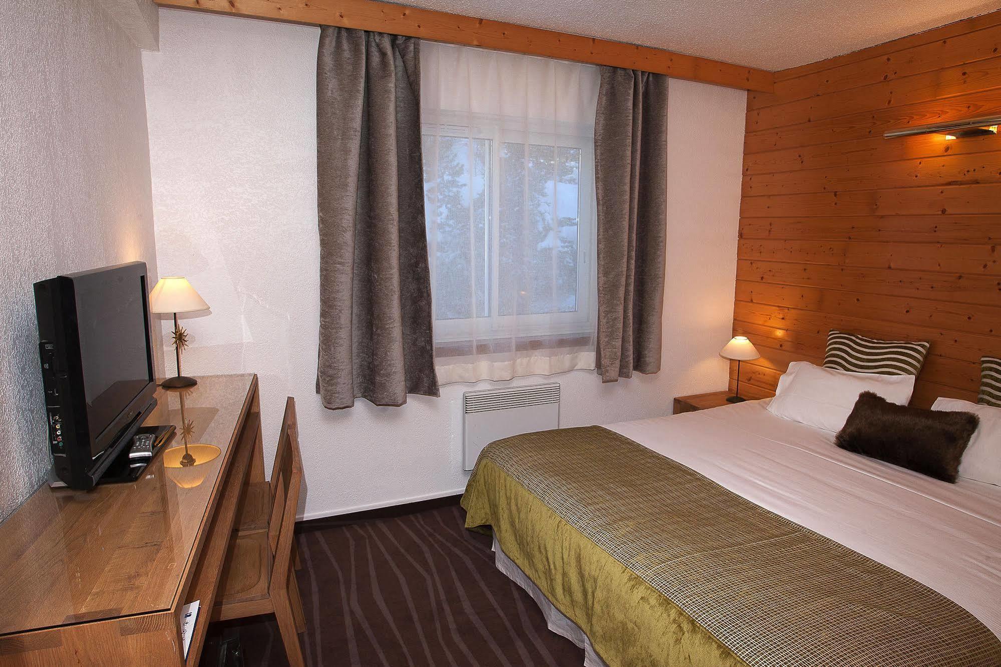 Hotel Le Grand Tetras Font-Romeu-Odeillo-Via Ngoại thất bức ảnh